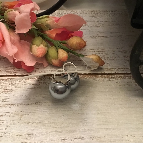 Large Pearl Earrings - Picture 6 of 7